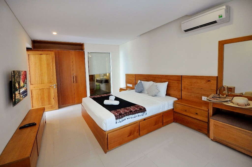 One Bedroom Apartment with Coastalview